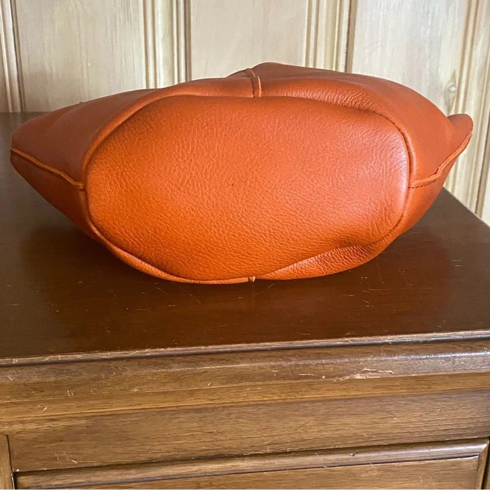 PORTLAND LEATHER COMPANY SMALL KANGAROO SHOULDER BAG IN KOI - Picture 7 of 10